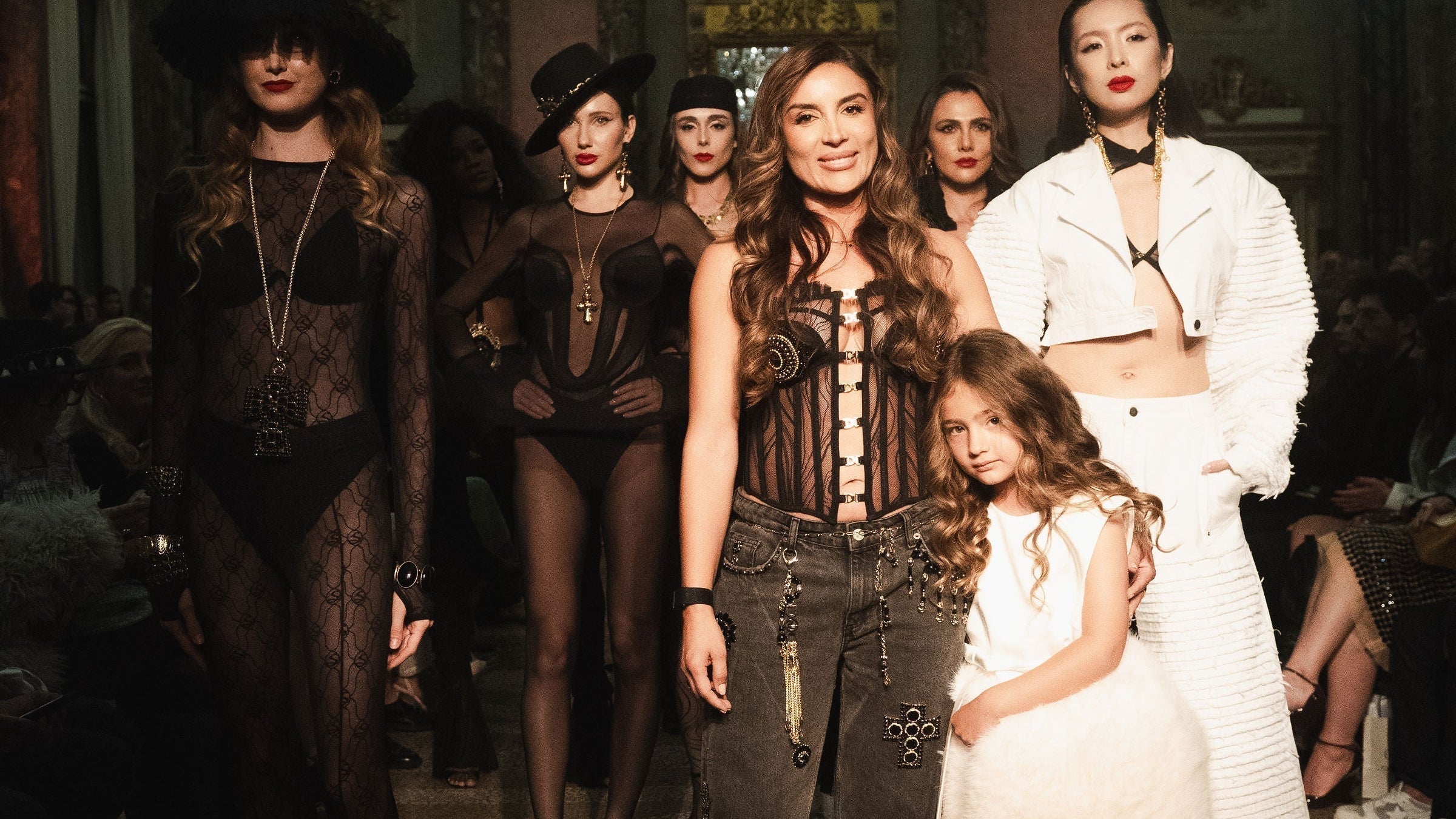Santísimas en Milan Fashion Week: El Altar de la Moda Latina que Conquistó Italia