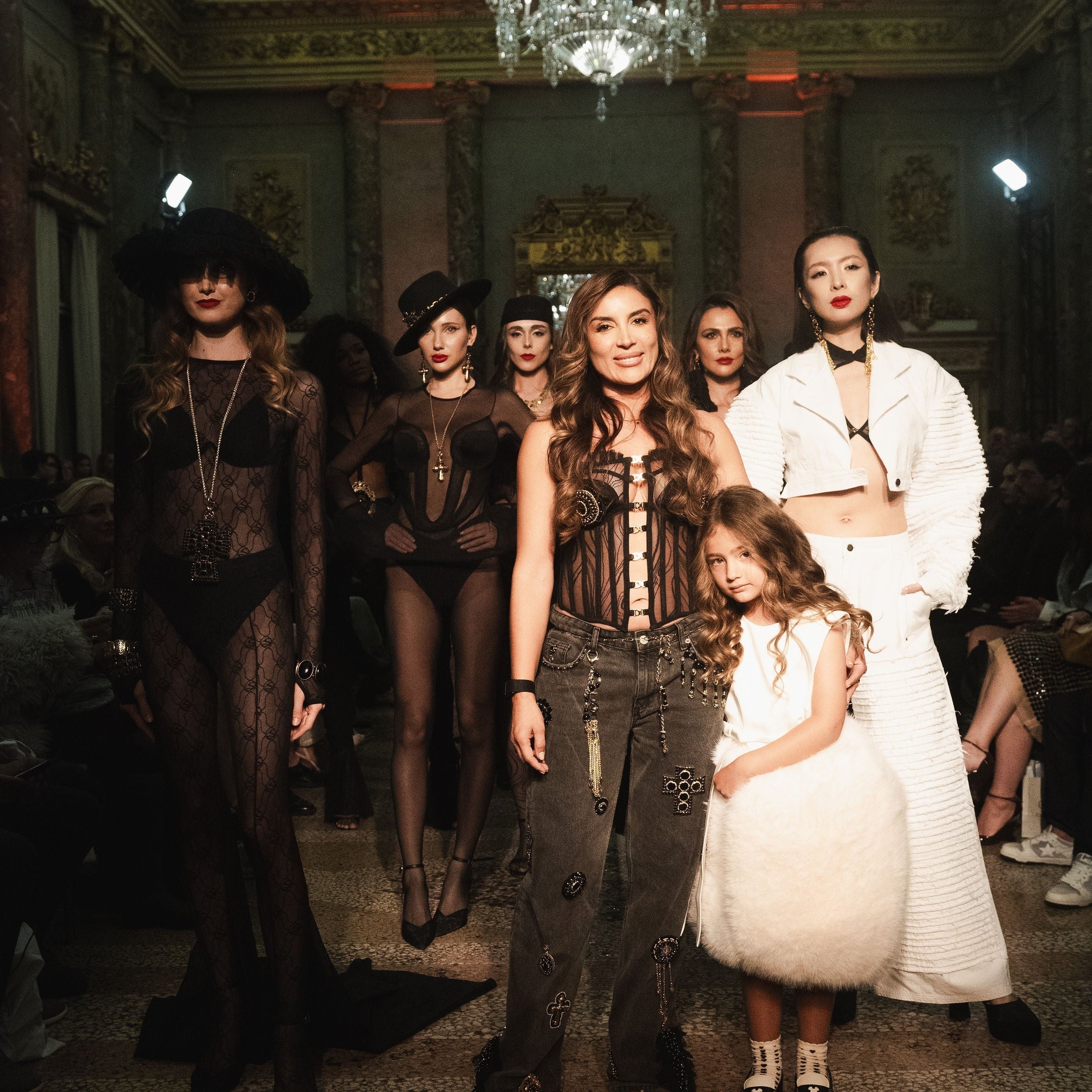 Santísimas en Milan Fashion Week: El Altar de la Moda Latina que Conquistó Italia