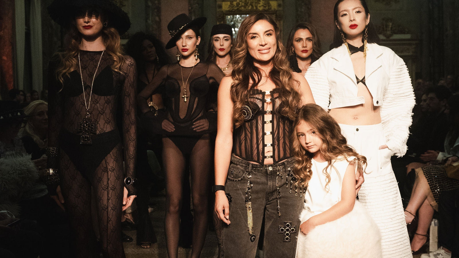 Santísimas en Milan Fashion Week: El Altar de la Moda Latina que Conquistó Italia