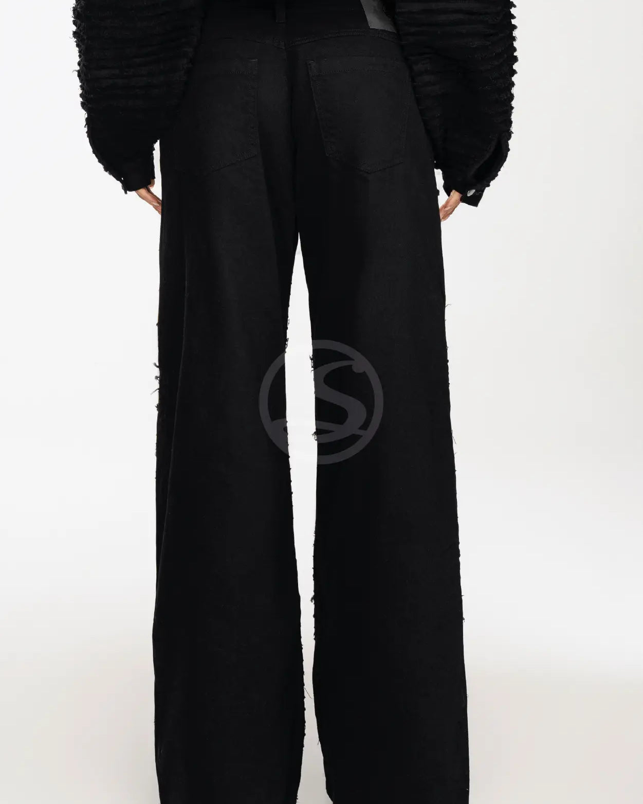 Jean Revelación Negro Santísimas Ref. S-674